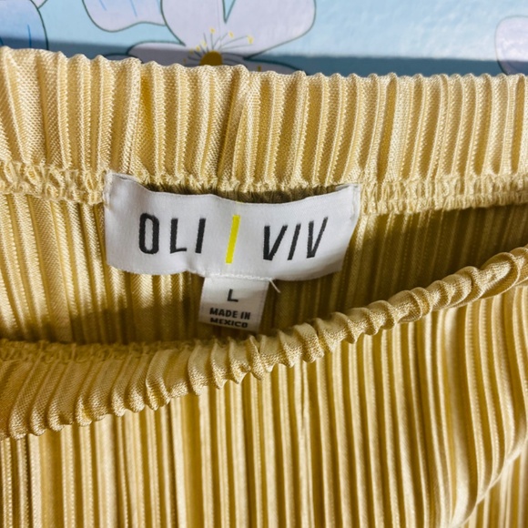 NWT Oli | Viv Champagne Accordion Pencil Skirt - Picture 2 of 5